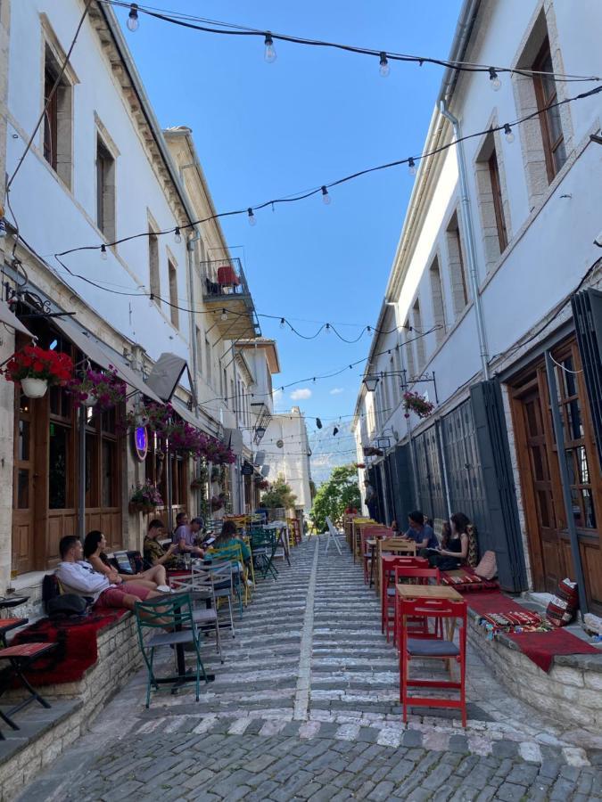 Ballo Apartments Gjirokaster Bagian luar foto