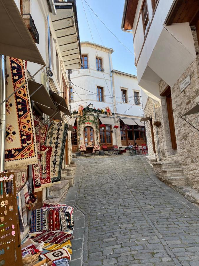Ballo Apartments Gjirokaster Bagian luar foto