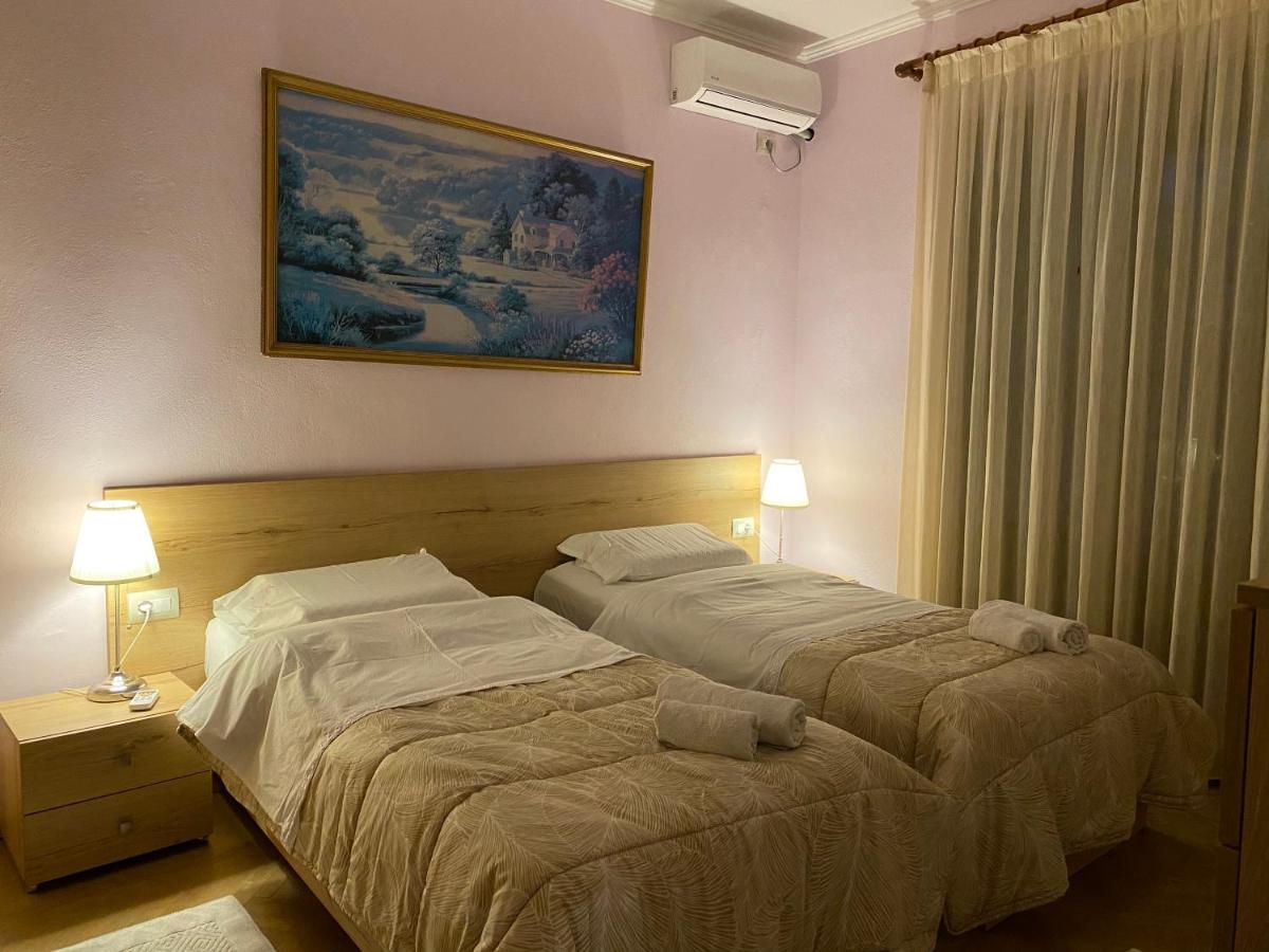 Ballo Apartments Gjirokaster Bagian luar foto