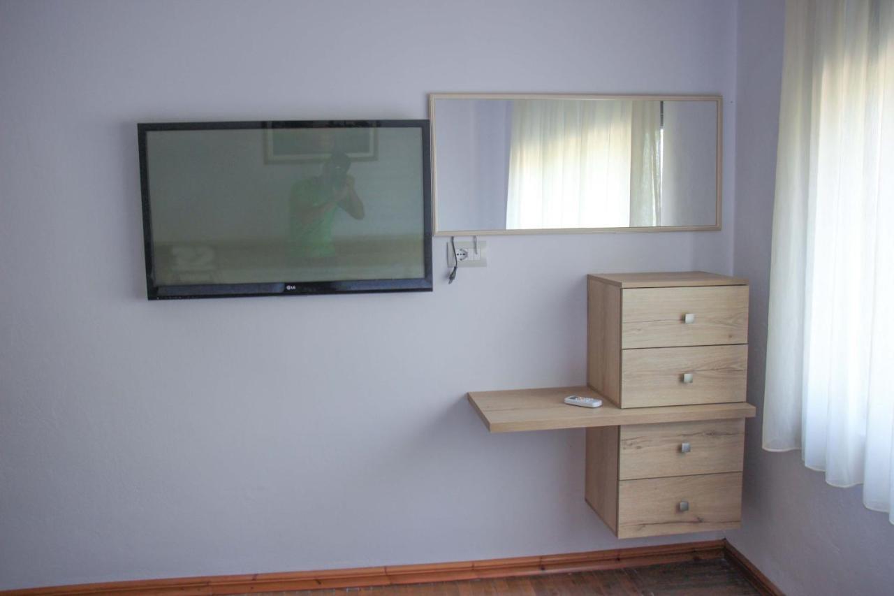 Ballo Apartments Gjirokaster Bagian luar foto