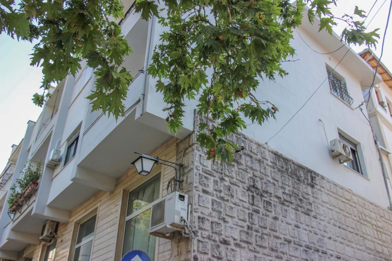 Ballo Apartments Gjirokaster Bagian luar foto