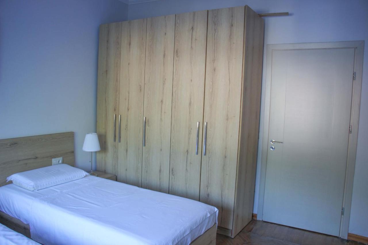 Ballo Apartments Gjirokaster Bagian luar foto