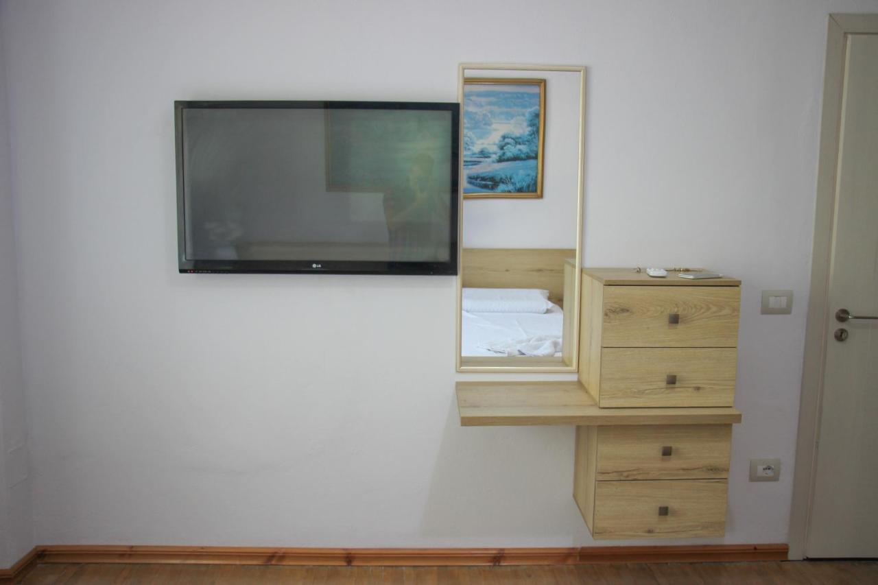 Ballo Apartments Gjirokaster Bagian luar foto