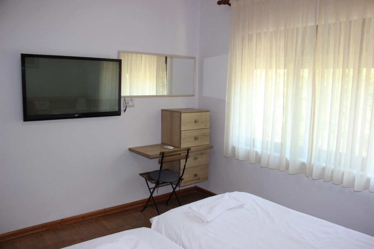 Ballo Apartments Gjirokaster Bagian luar foto