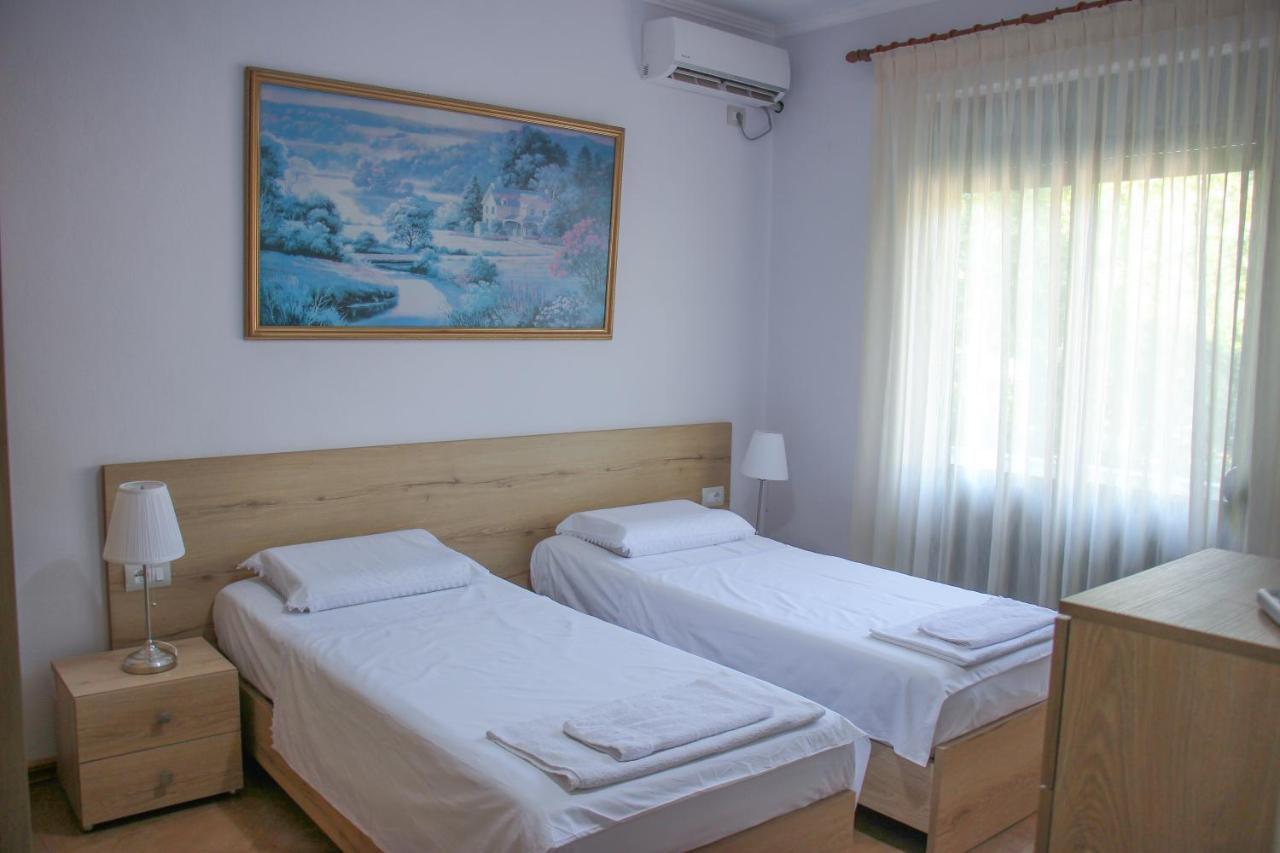 Ballo Apartments Gjirokaster Bagian luar foto