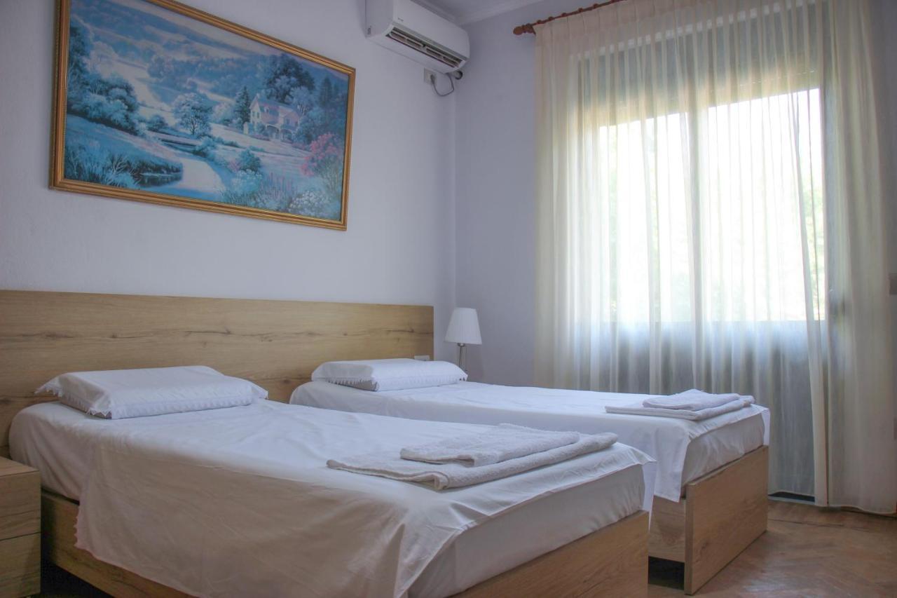 Ballo Apartments Gjirokaster Bagian luar foto