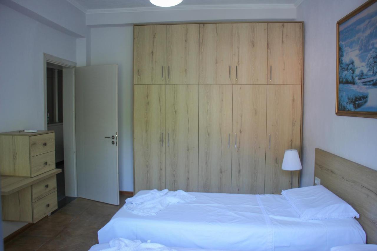 Ballo Apartments Gjirokaster Bagian luar foto
