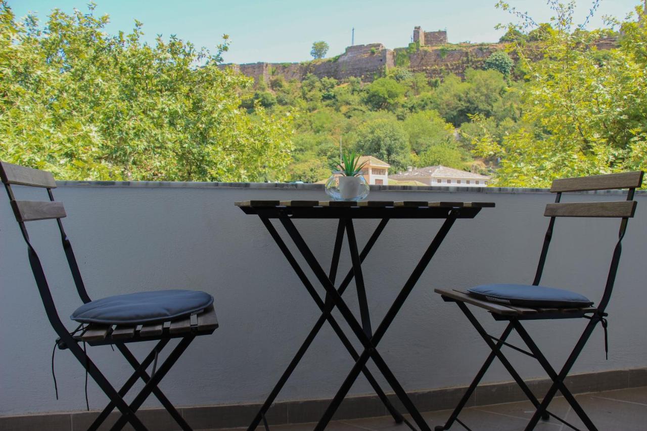 Ballo Apartments Gjirokaster Bagian luar foto